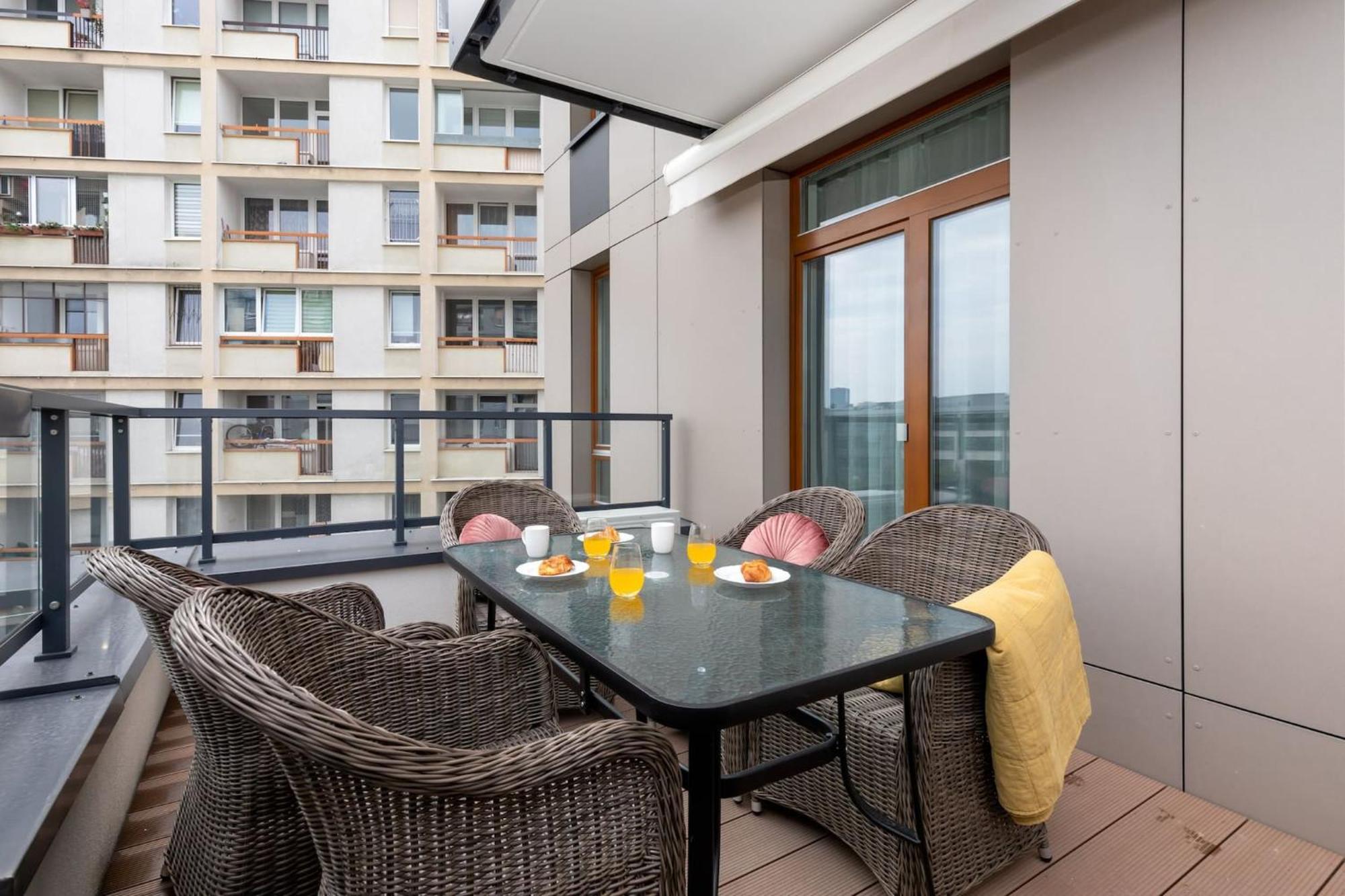 Aleja Solidarnosci 60B II By Noclegi Renters Warsaw Ngoại thất bức ảnh